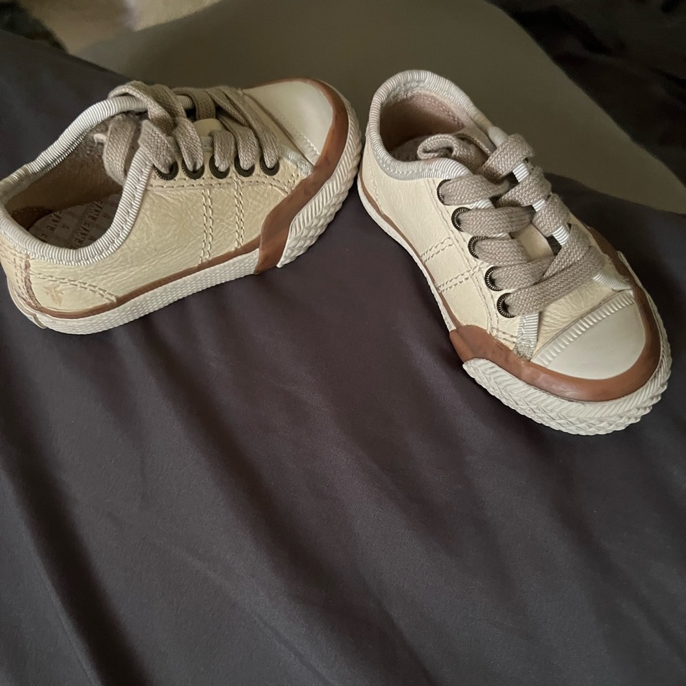 Frye infant sneaker Sz 4